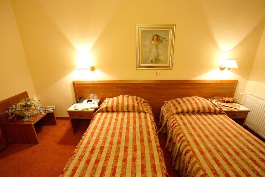 Hotel Dinara Livno Esterno foto